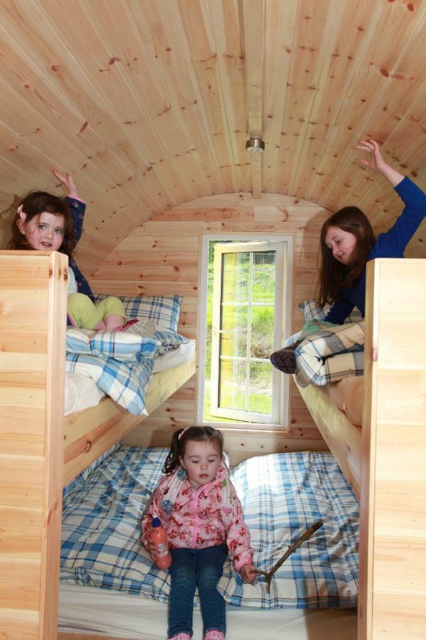 Coach Field Camp Hotel Екстериор снимка