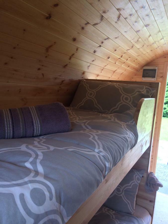 Coach Field Camp Hotel Екстериор снимка