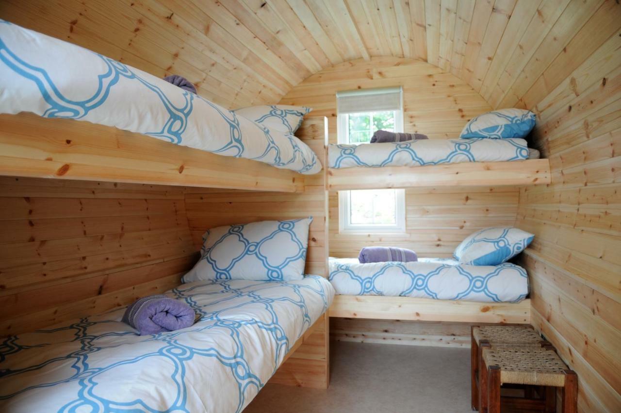 Coach Field Camp Hotel Екстериор снимка
