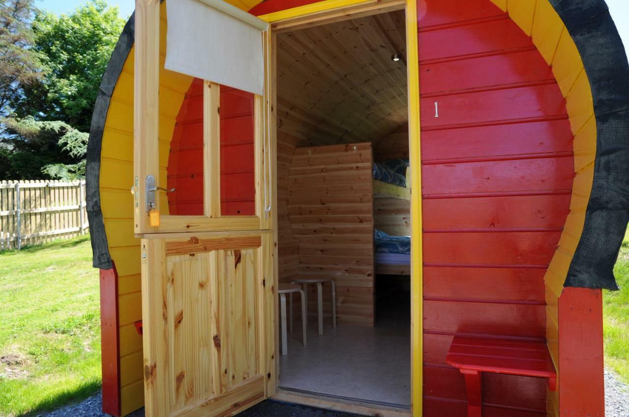 Coach Field Camp Hotel Екстериор снимка