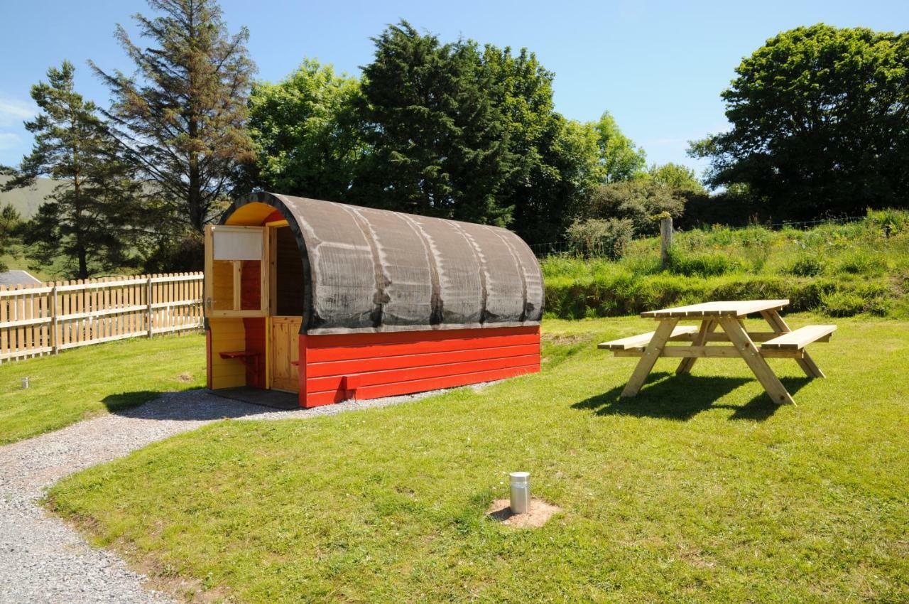 Coach Field Camp Hotel Екстериор снимка