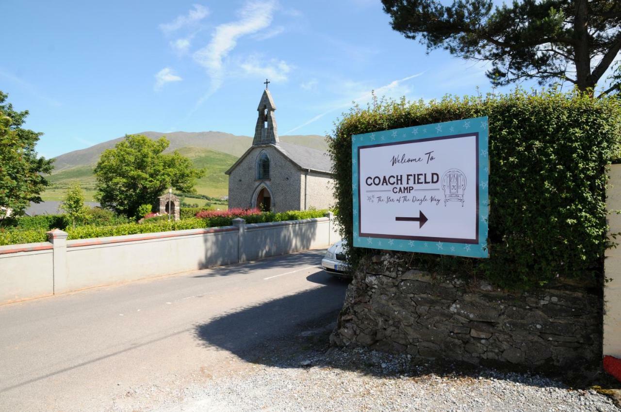 Coach Field Camp Hotel Екстериор снимка